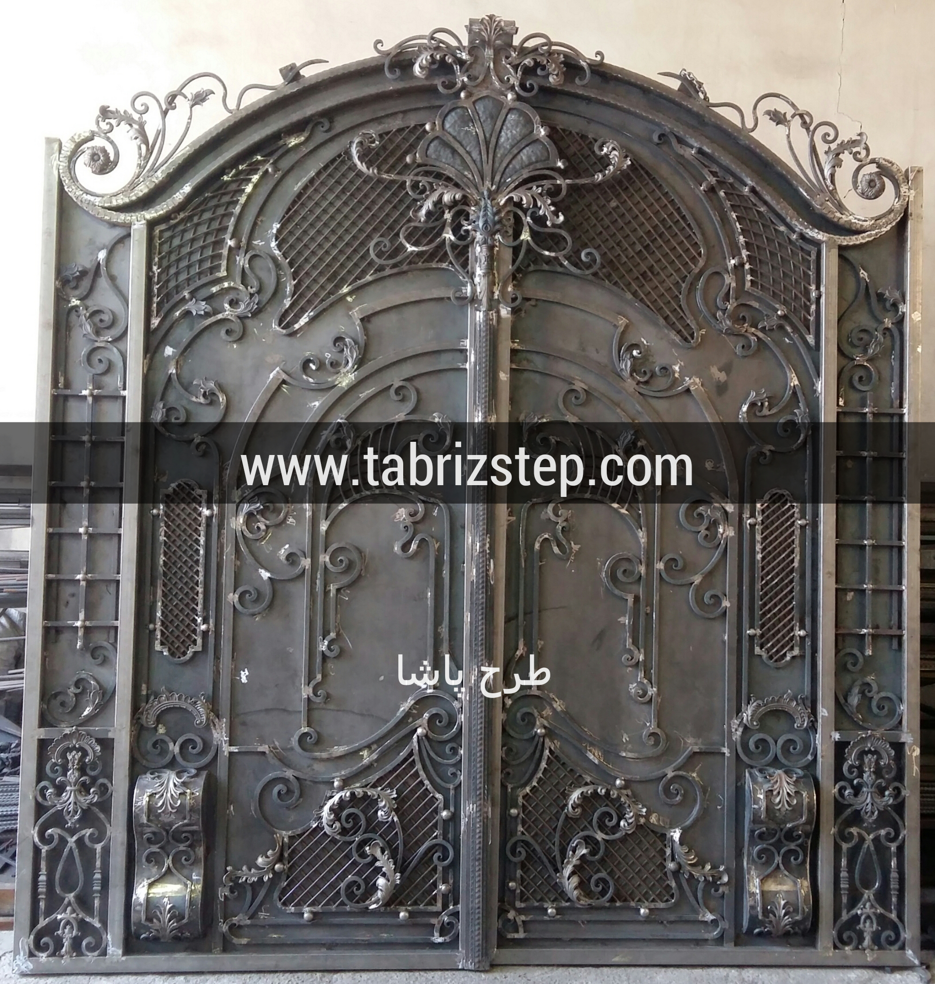 درب فلزی فرفورژه پارکینگ وحیاط