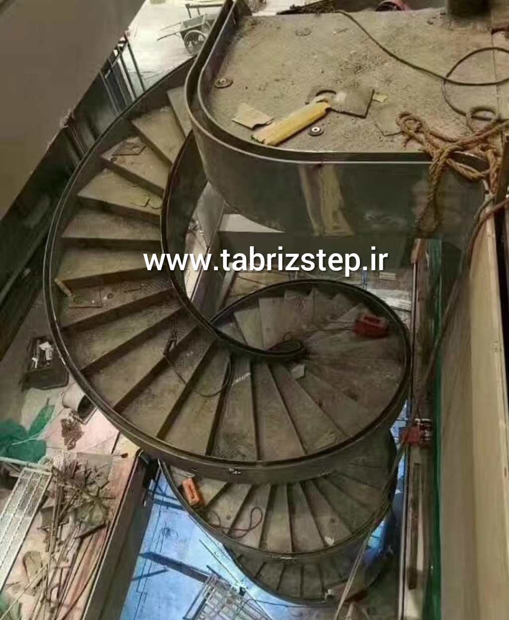 پله گرد پاساژ
